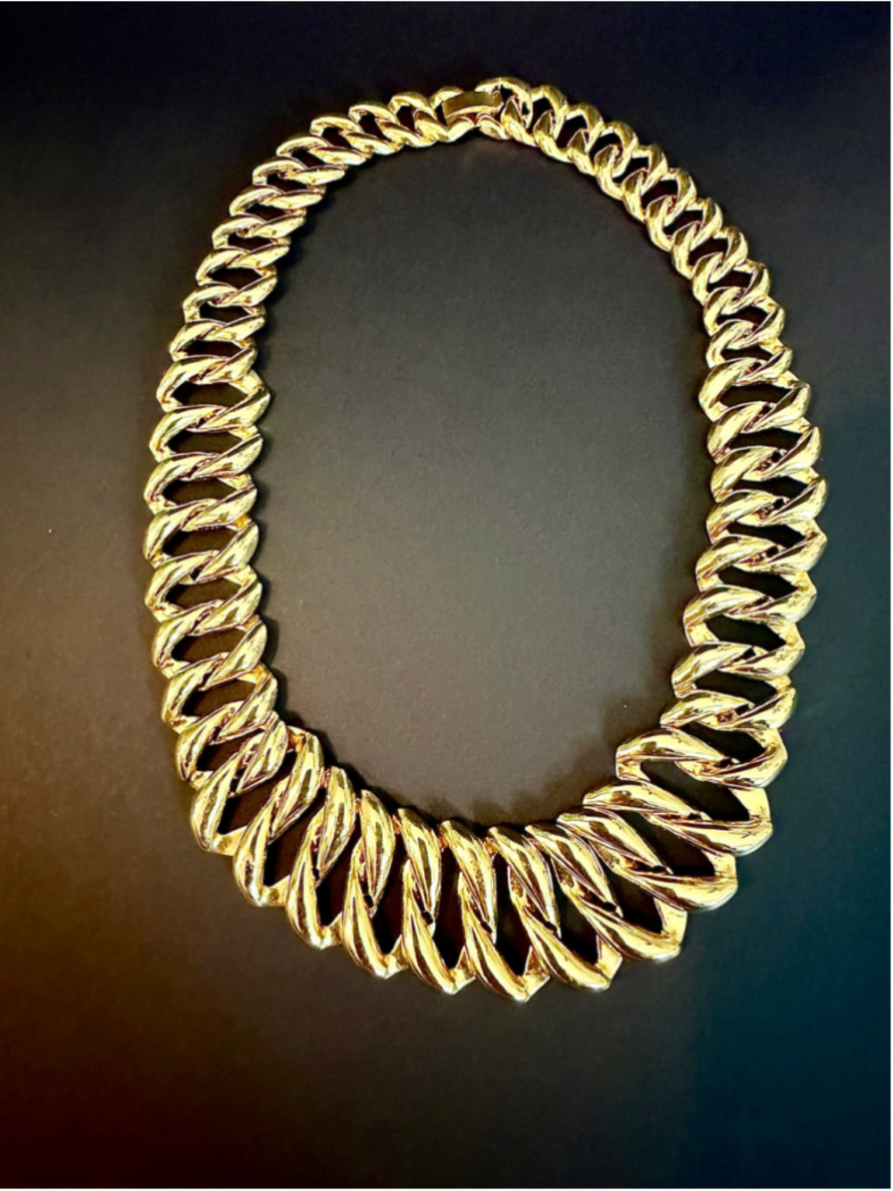 Trendy Gold Tone Chunky Chain Link Necklace - A Must-Have!